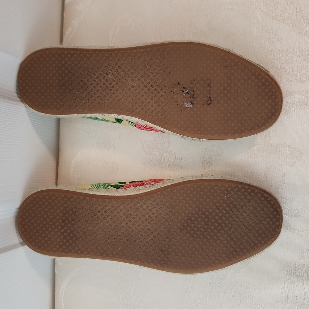 Tom's hawaiian hibiscus pale yellow floral print espadrille alpragata rope 7.5 - Picture 5 of 10